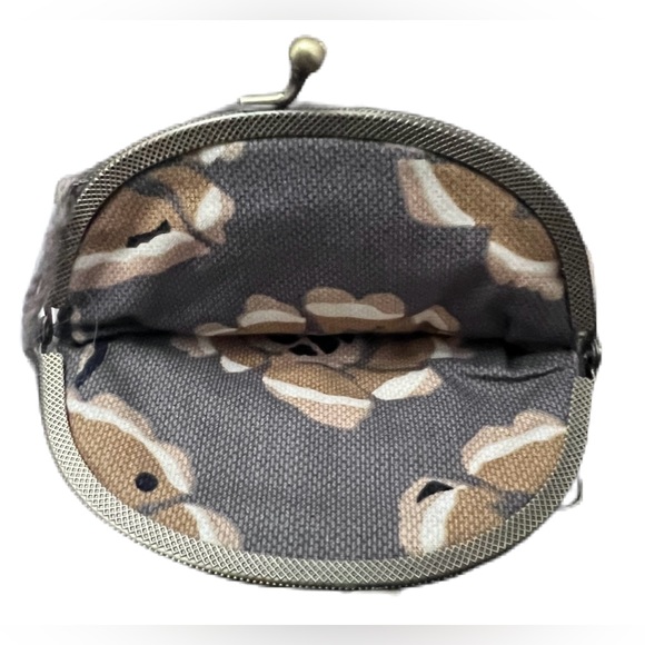 Coin Purse Animal Print Fabric Clasp Handmade Mary Ellen Kranz Belfast Maine NEW - Picture 2 of 10